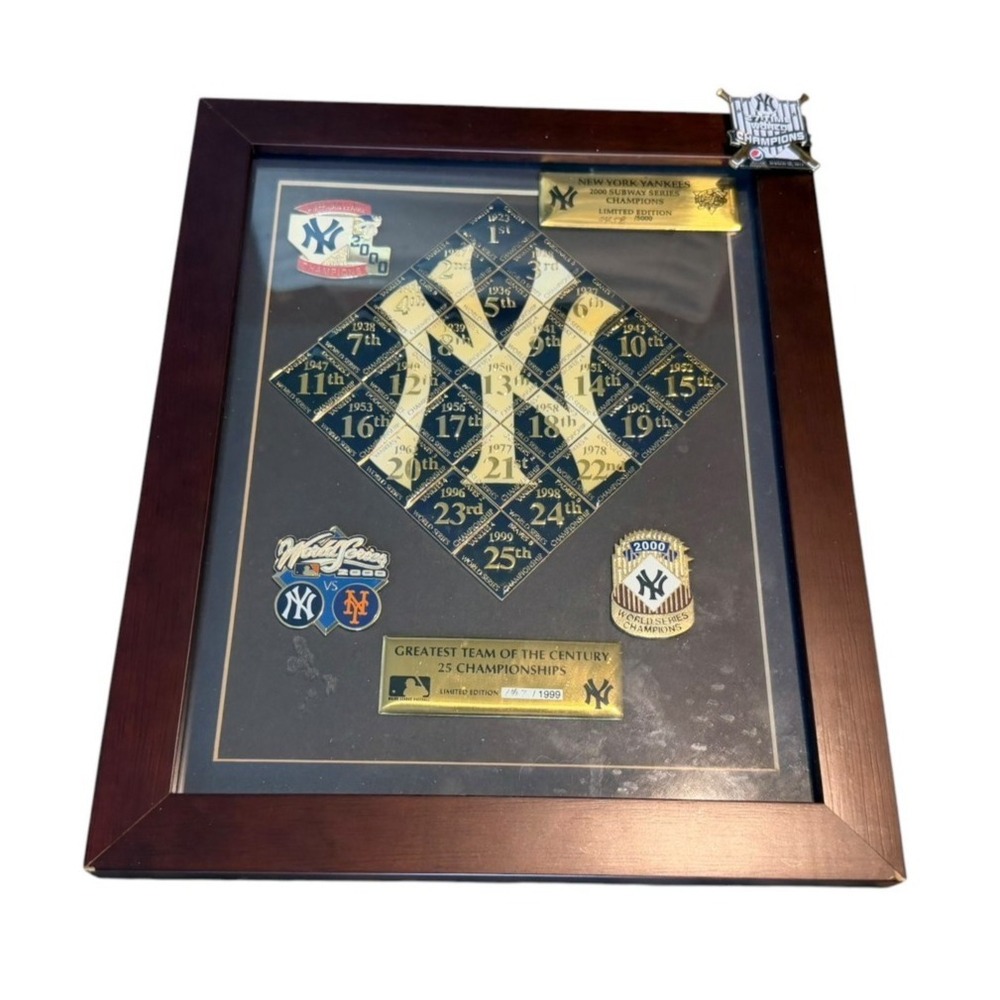 New York Yankees 2000 World Series Champions Framed Plaque w/ Pins Included